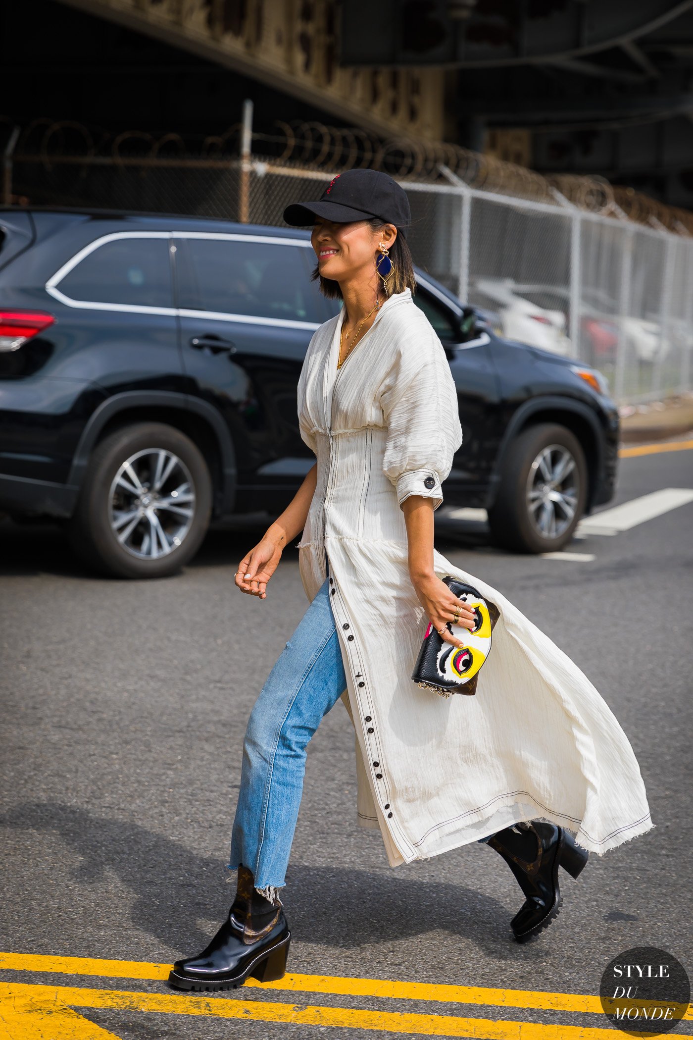 model denim jeans