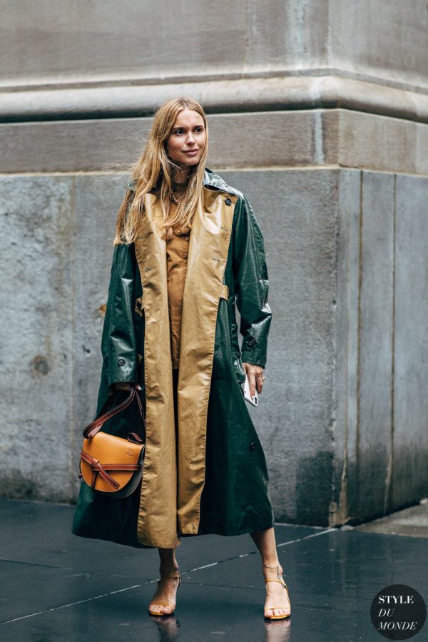 loewe gate bag street style