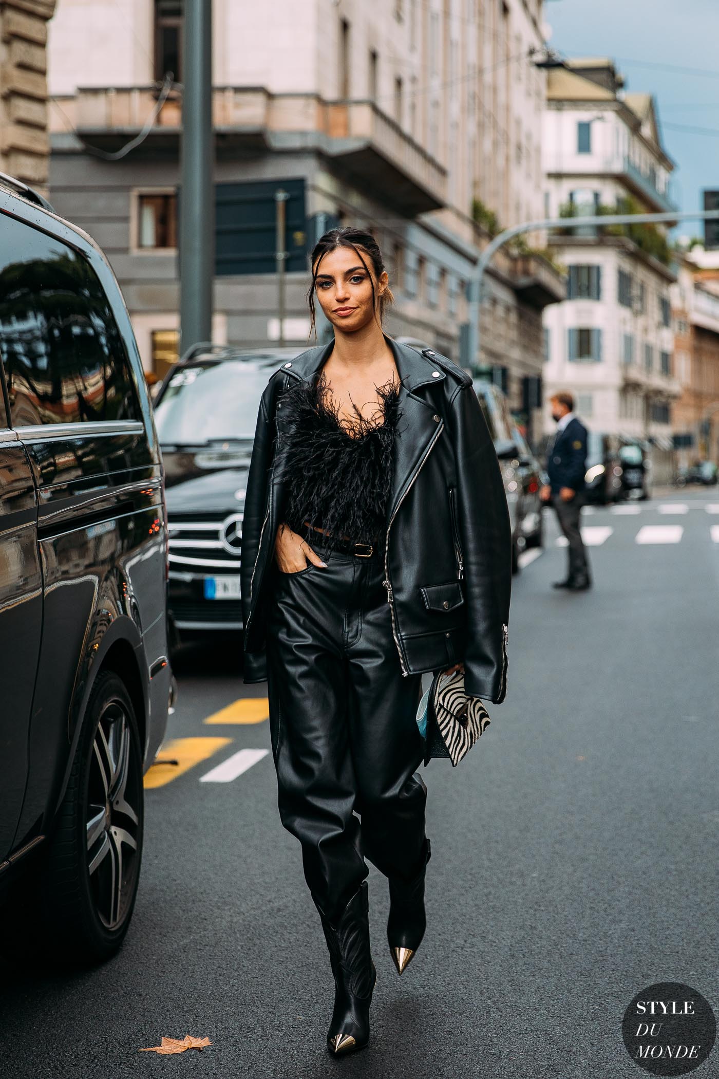 https://www.styledumonde.com/wp-content/uploads/2020/12/Milan-SS21-day-3-by-STYLEDUMONDE-Street-Style-Fashion-Photography_95A9461.jpg
